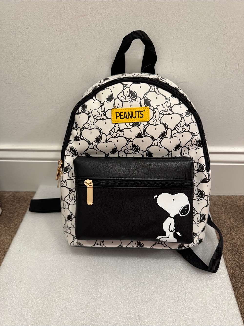 Peanuts snoopy Bioworld mini backpack NWT